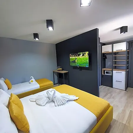 Dream House & 4*